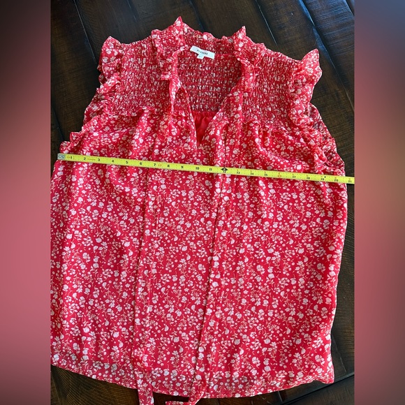 Pleione Ruffled Floral Red and White Size Small - Picture 13 of 14